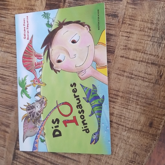 📚 Two Dinosaur Paperback Books French & English 📚 - Picture 5 of 8